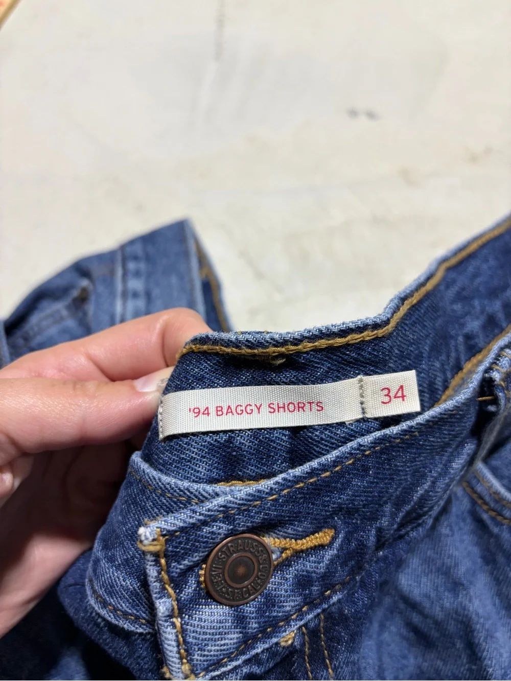 Levi’s ‘94 baggy shorts blue denim jean shorts 34